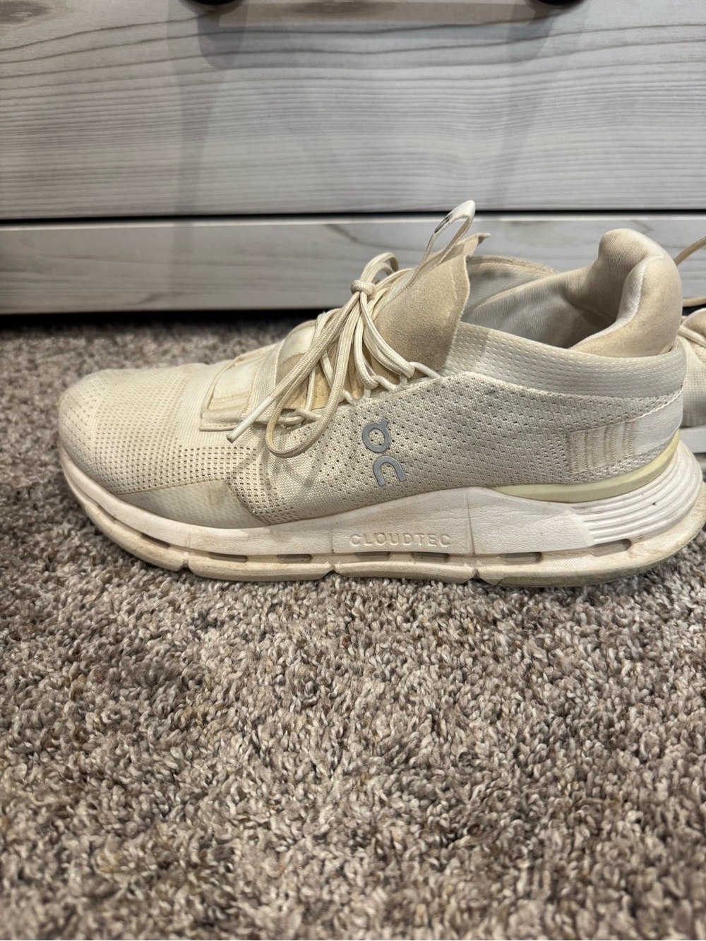 On Cloud White Sneakers - Picture 7 of 9